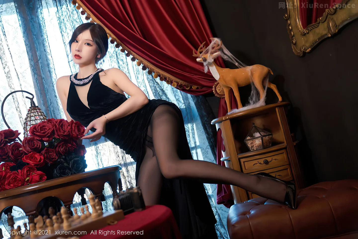 图片[5]-[XiuRen秀人网]VOL.3879 女神周于希Sandy大理旅拍私房超薄无内黑丝裤袜秀翘臀诱惑写真85P-秀人网官方网站